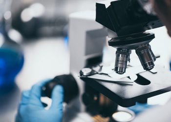 Como garantir a biossegurança em laboratórios clínicos?