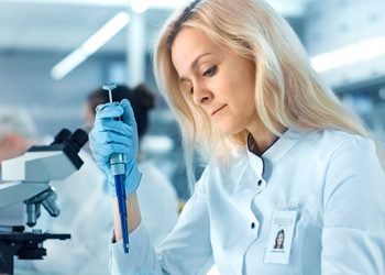 Normas de segurança para laboratórios de análises clínicas: tudo o que você precisa saber