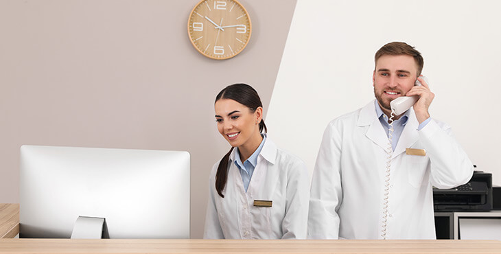 Como garantir um atendimento rápido para os pacientes em laboratórios?