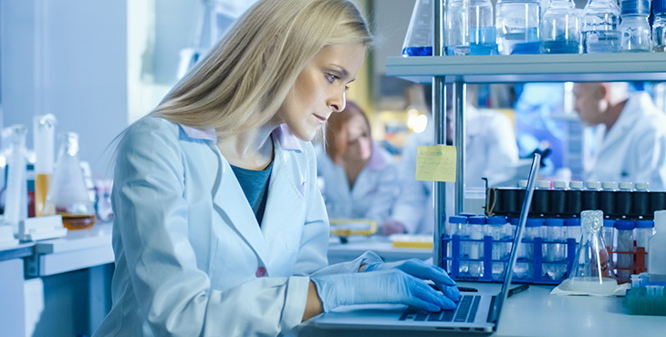 Por que investir em soluções tecnológicas para laboratório?