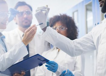 Como fazer a gestão laboratorial de análises clínicas?