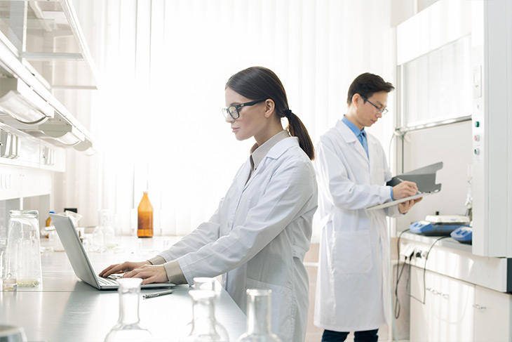 Quais são os benefícios do software para laboratórios de análises clínicas?