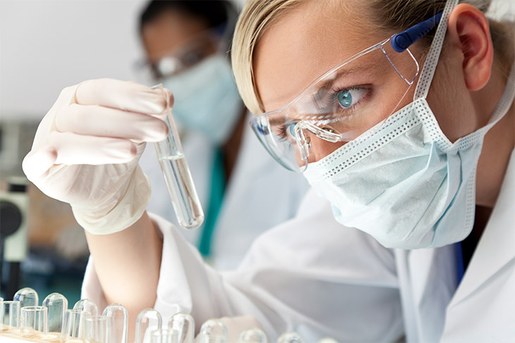Quais são os principais desafios na rotina laboratorial e como resolvê-los?