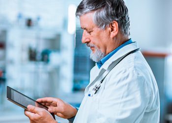 Por que investir em tecnologia para laboratórios de análises clínicas?